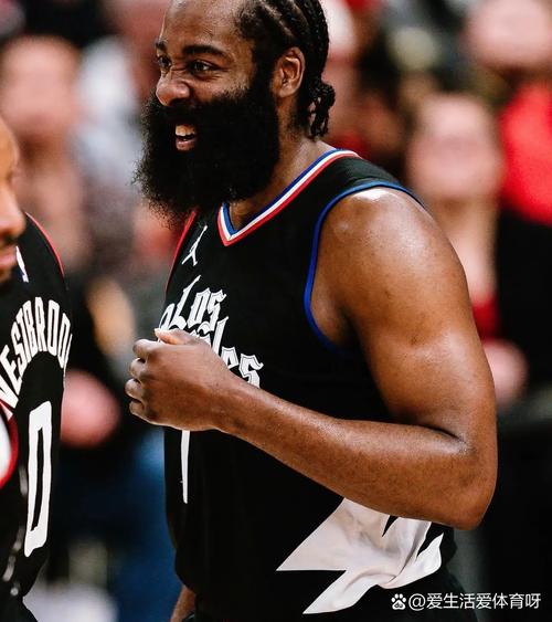 科尔：波杰打出了本赛季最佳表现，这才是我们认识的那个他（科尔称波杰奉献赛季最佳一战：这才是我们熟悉的他）