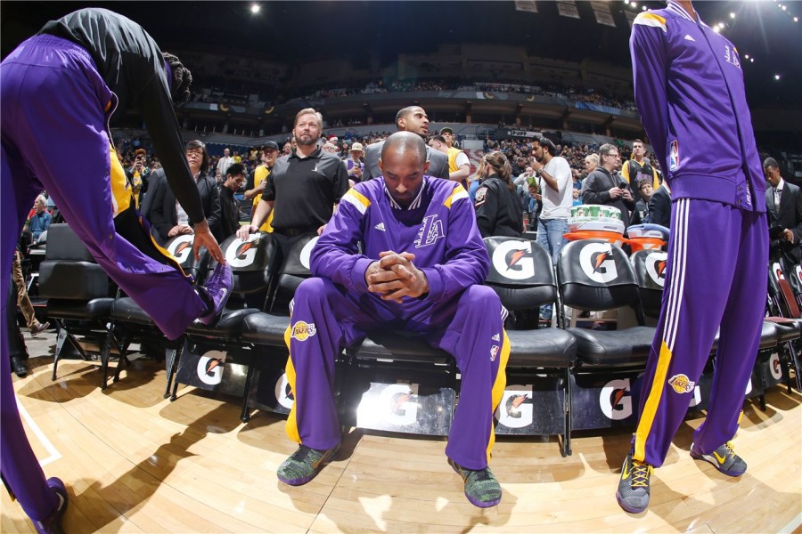 U22国家队走进成都实验小学西区分校，黄博文、于大宝等人与师生互动（U22国足做客成都实验小学西区，黄博文、于大宝等与师生互动交流）