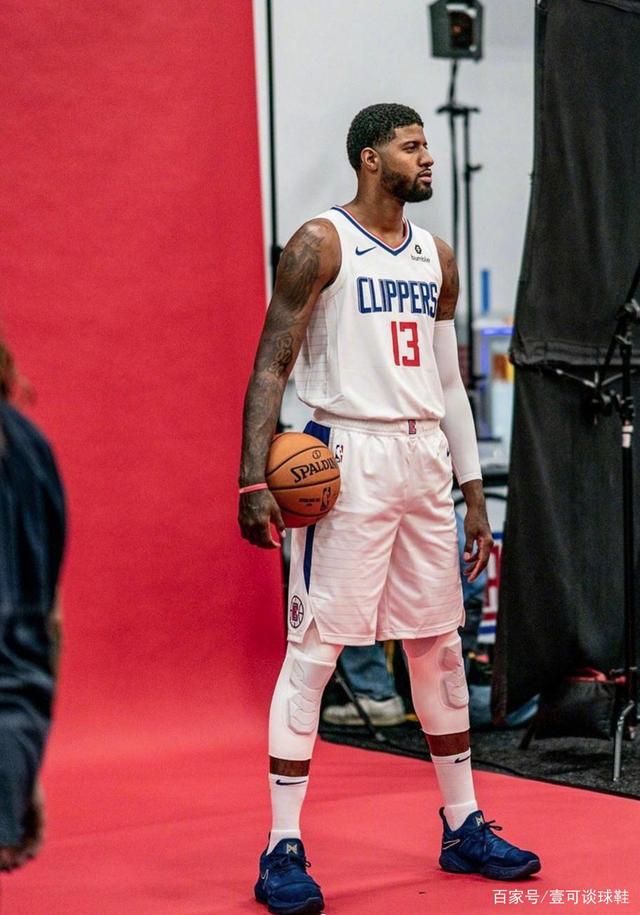 本菲卡2-0那不勒斯，里奥斯传射，巴雷罗破门（本菲卡2-0击败那不勒斯：里奥斯一传一射，巴雷罗建功）