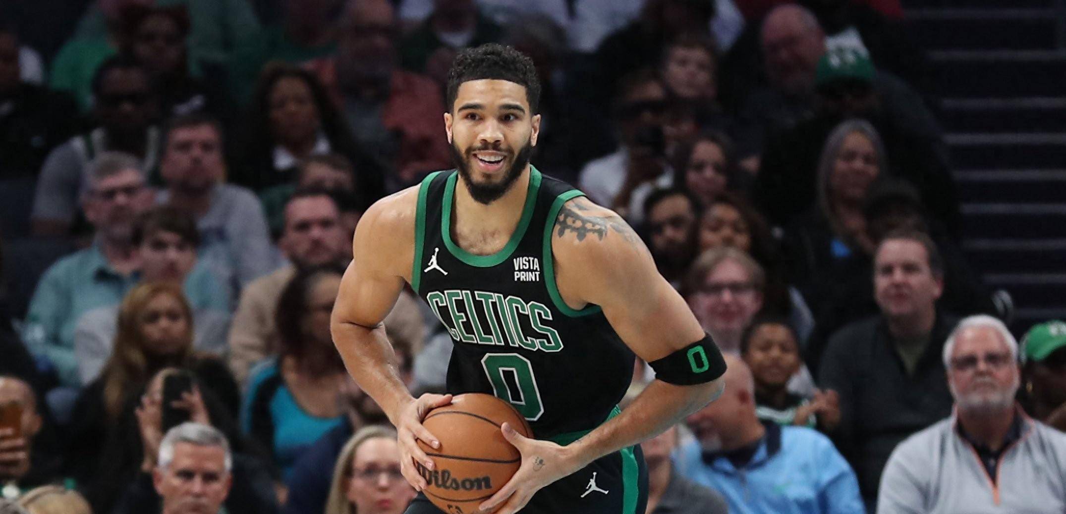 杨晨对话施拉普纳：中国球员不该只为钱踢球，留洋从乙级开始（杨晨与施拉普纳对话：中国球员不应唯钱是图，留洋应从乙级打起）