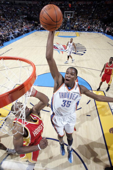 博尼：迪马尔科总是能传出好球；米兰德比和其他比赛一样重要（博尼称赞迪马尔科传球稳定，直言米兰德比与其他比赛同样重要）