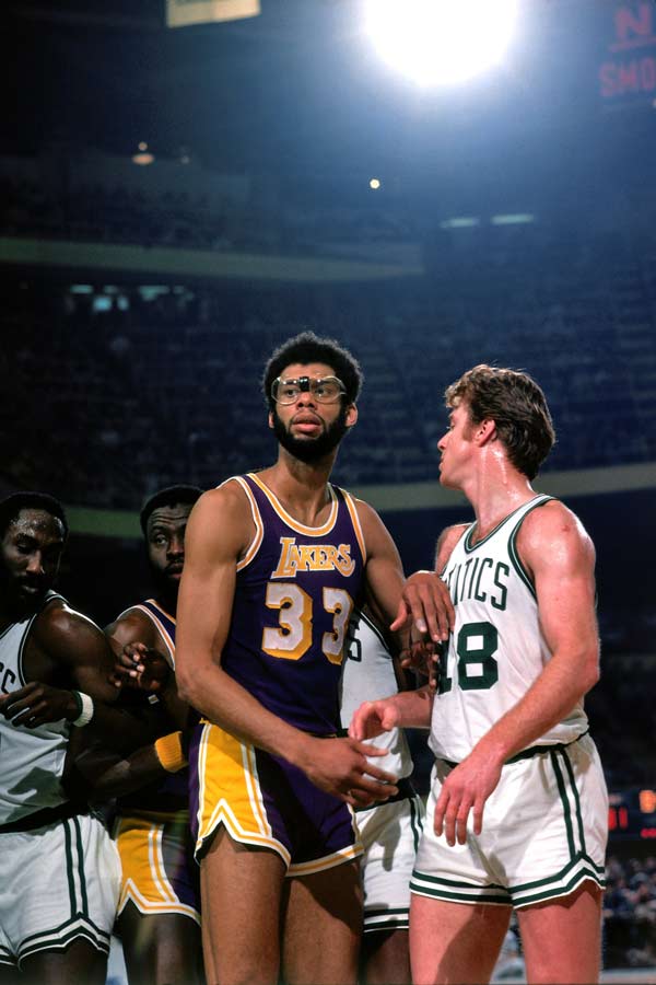 张知垚到北汽男篮之后的正式比赛初体验（张知垚加盟北汽男篮后的正式赛场首秀）