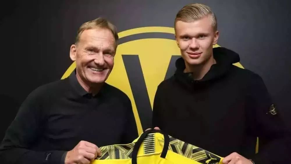 芒特：有一次赖斯躲在床底想要吓我，但他不小心露出了马脚（芒特回忆：赖斯曾躲床底想吓我，却不慎露馅）