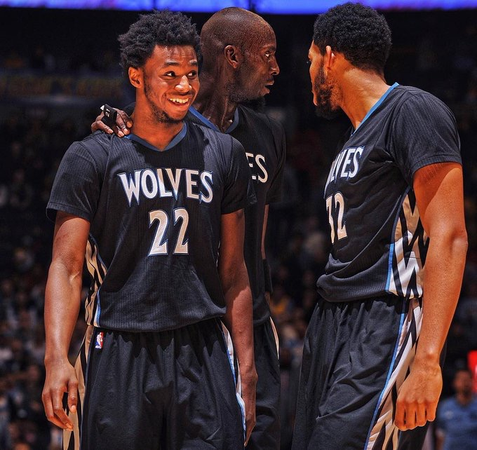 海港亚冠终零封！破2394天魔咒，陈威11次神扑，对手两中门柱（海港亚冠迎来零封，2394天魔咒终解！陈威11次神勇扑救，对手两次击中门柱）