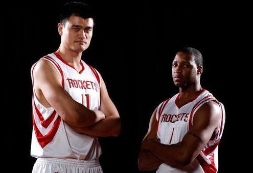 11月30日NBA看点：活塞&热火劲旅对决，独行侠快船谁能止颓（11月30日NBA焦点：活塞对阵热火，独行侠与快船谁能止跌？）