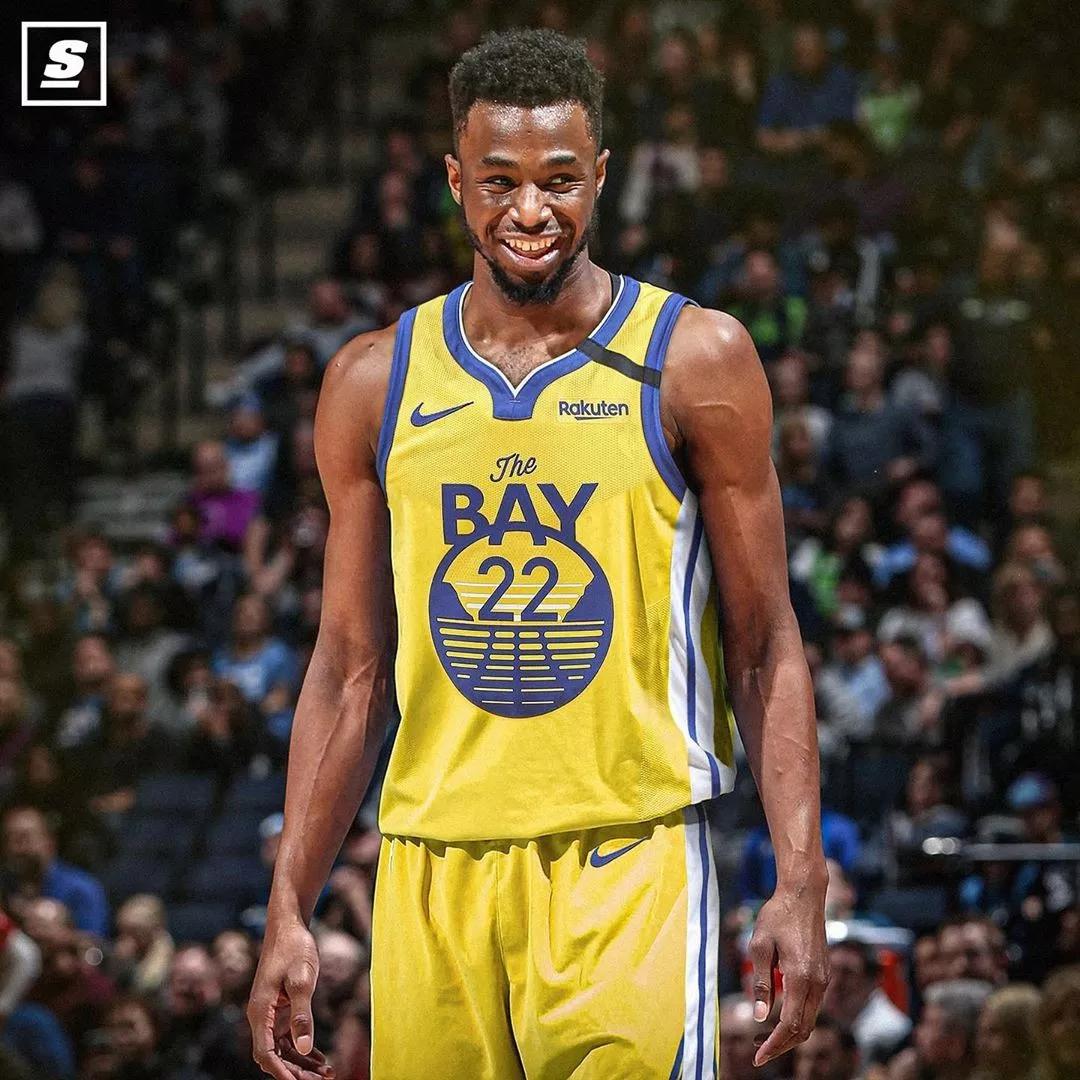 不满判罚，西蒙尼向裁判抗议：你不会给维尼修斯出牌的（西蒙尼不满判罚，质问裁判：为何不向维尼修斯出牌？）