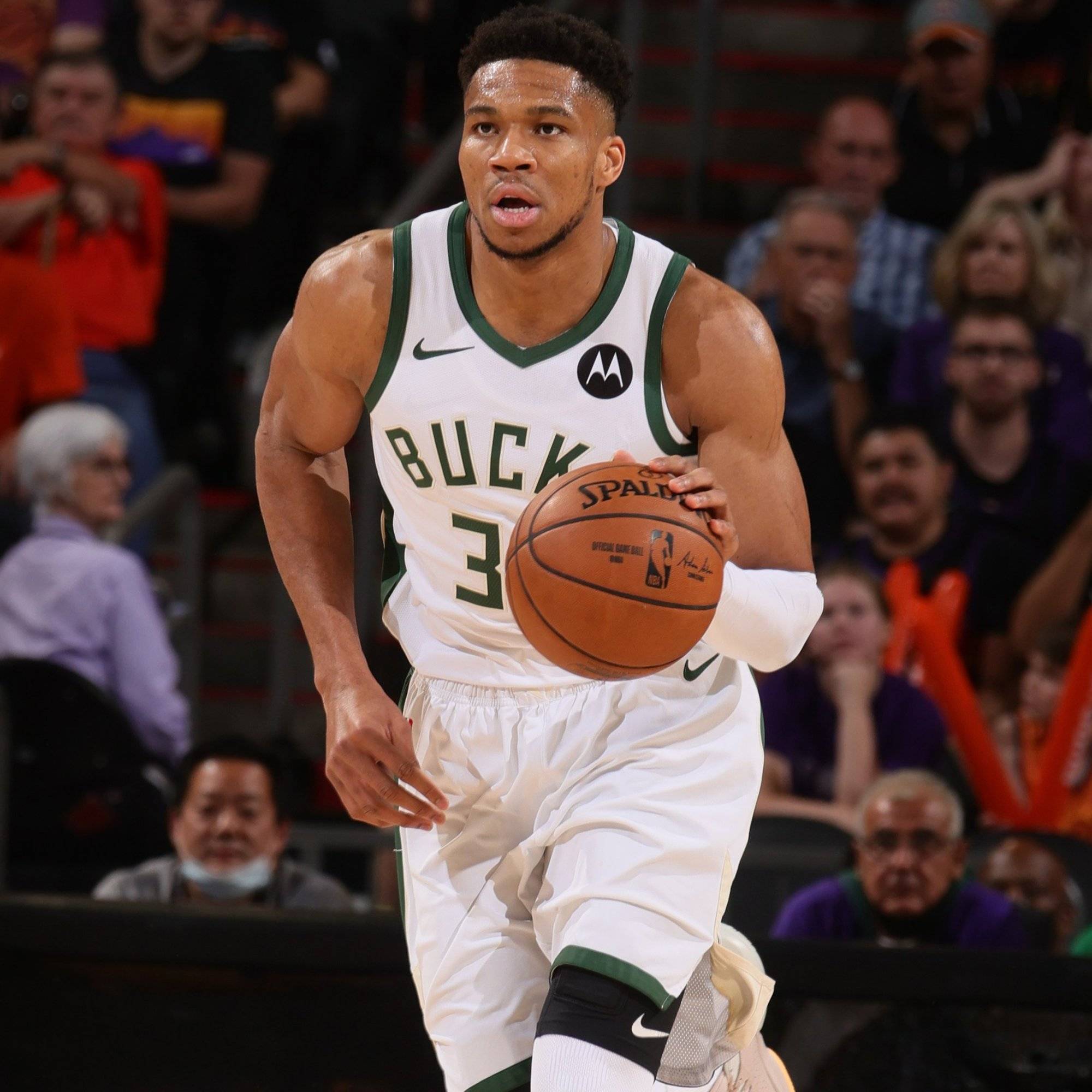 莱万多夫斯基在巴萨的点球表现：从辉煌到困惑（莱万多夫斯基在巴萨的点球轨迹：由高光到迷失）