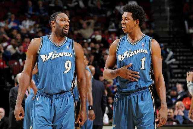 惊魂一分钟！约基奇两罚全中 爱德华兹绝平三分，森林狼VS掘金进加时（惊险读秒：约基奇两罚稳进，爱德华兹绝平三分，森林狼与掘金战至加时）