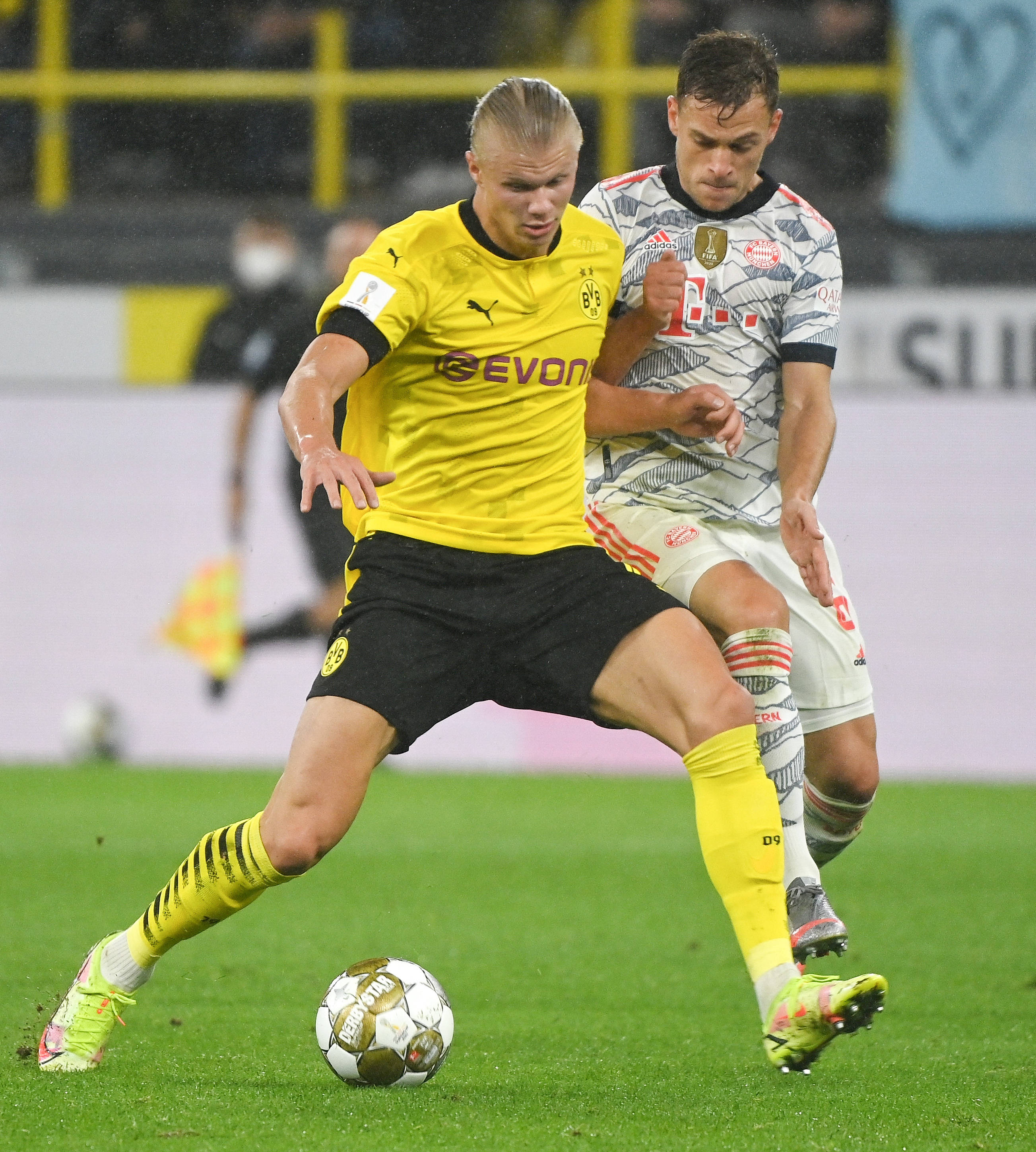 德天空：莱万冬窗不会离开巴萨，也还没有考虑明夏退役（德媒：莱万今冬留守巴萨，暂未考虑明夏退役）