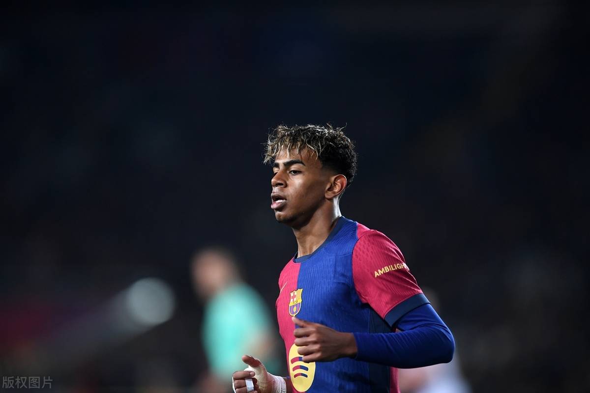 巴特勒独木难支，勇士艰难领先（巴特勒孤掌难鸣，勇士艰难取得领先）