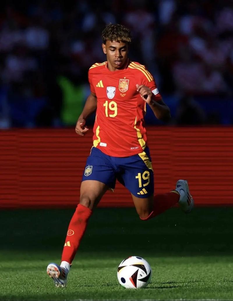 U16男足每场第一球时间：最快6分钟，最晚13分钟（U16男足首球时刻：最早第6分钟，最晚第13分钟）