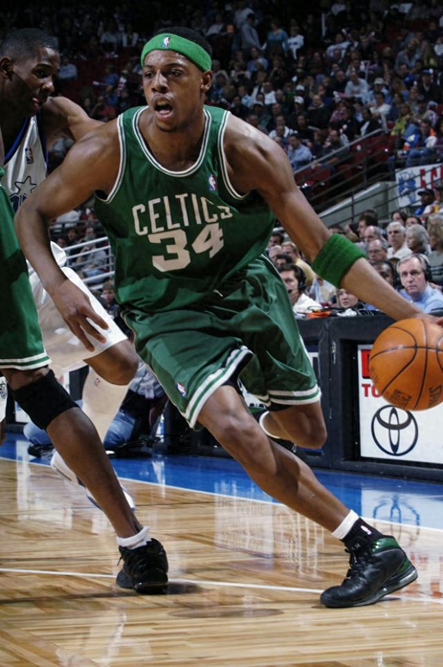 记者：职业联赛颁奖礼时隔6年恢复，拟于12月12日在上海举行（记者：职业联赛颁奖典礼暌违六年将回归，计划12月12日于上海举办）