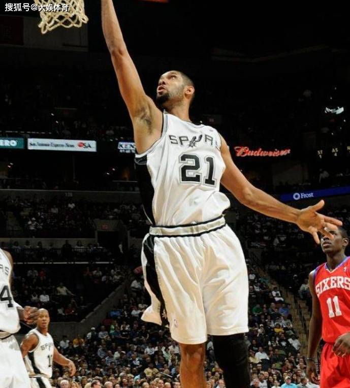 雄鹿豪取联赛最佳战绩（雄鹿强势登顶联赛战绩榜）