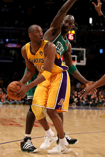 巴萨近20场主场对德国球队16胜，法鹰近6次客战西班牙球队4胜（巴萨主场近20战德国球队取16胜，法鹰近6次客战西班牙球队赢4场）