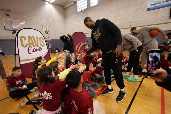 铜梁龙选帅举棋不定！张外龙或绝迹中超江湖，谢晖带队一年游？刘建业或逆袭（铜梁龙主帅悬而未决：张外龙或告别中超，谢晖恐成一年过客？刘建业迎逆袭良机）