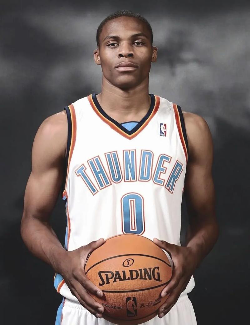 NBA战报：斯潘塞19+7&米切尔29分，勇士99-94击败骑士（勇士99-94险胜骑士：米切尔砍29分，斯潘塞19+7）