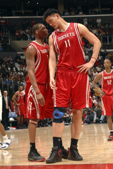 连续两日主教练被驱逐+多个争议回合！如何评价近期的裁判吹罚？（两天连遭主帅被驱逐、争议判罚频发：该如何评价近期裁判执法？）