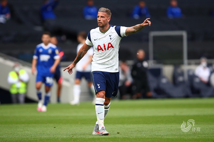 索默：我会弹吉他和钢琴；退役后我应该不当教练，压力太大了（索默：会弹吉他和钢琴，退役后不考虑执教，压力太大）