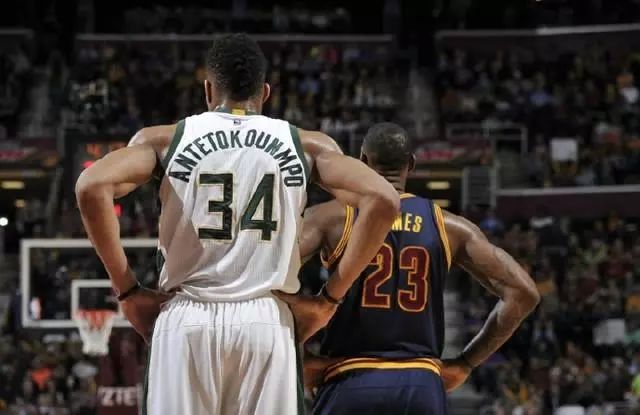 龙塞罗：维尼修斯换头像非正确做法，姆巴佩认为C罗不可超越（龙塞罗批评维尼修斯更换头像不当，姆巴佩称C罗无人能超越）