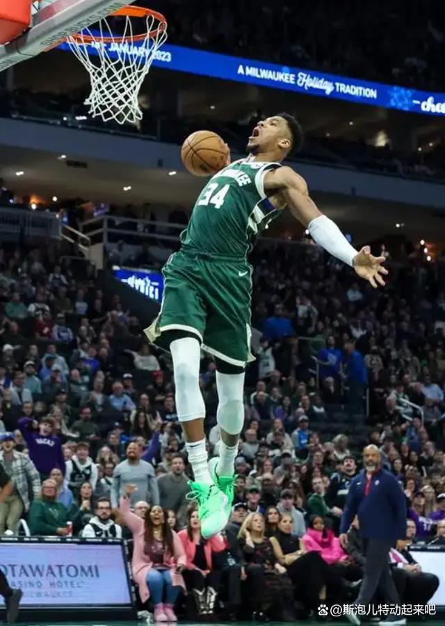 刘伟国：捧起中甲冠军奖杯很激动，明年力争在中超站稳脚跟（刘伟国：中甲捧杯激动不已，明年力争立足中超）